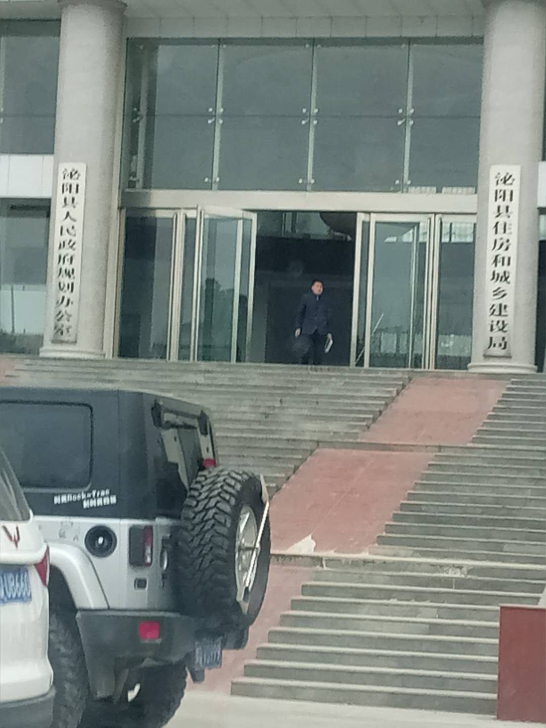 河南泌阳：盗采河砂被曝光后当事人置若罔闻监管集体失声