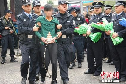 “白骨案”嫌犯现身通报会有何不妥?