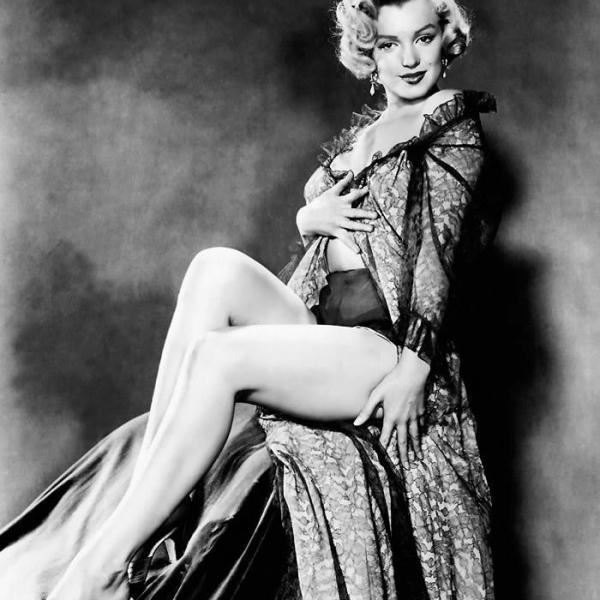 林赛·罗韩全裸出镜再现梦露经典（图）