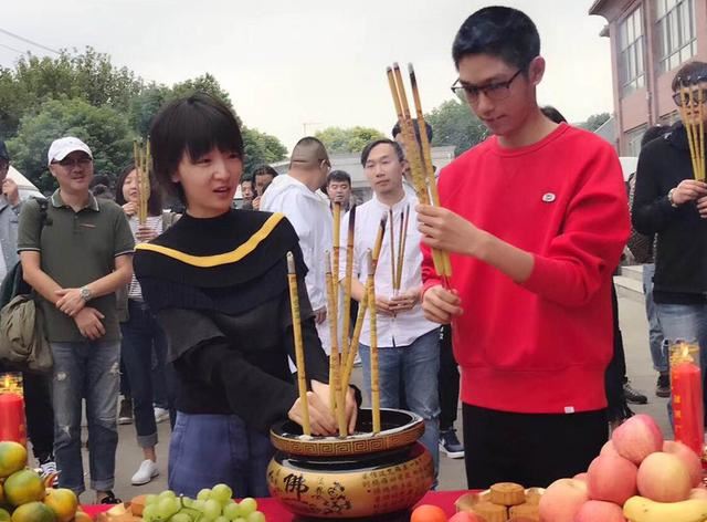 周冬雨是把劣势转化成优势最成功的女星