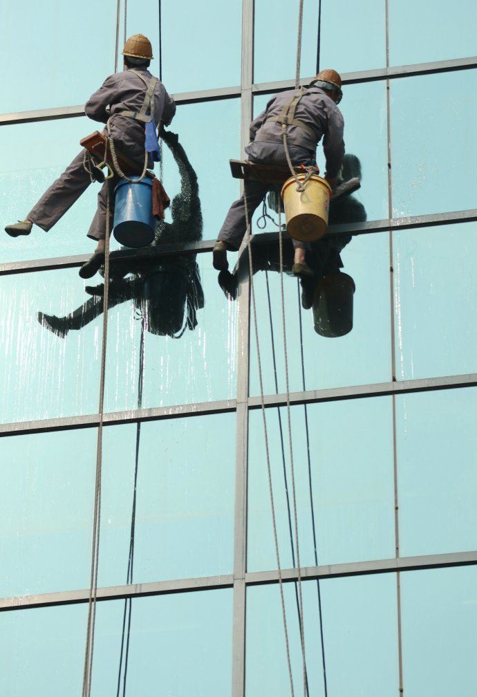 蜘蛛侠，高楼清洁工