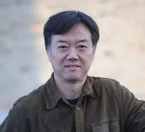 南大教授怒批计划在秦桧跪像旁添“方方跪像”