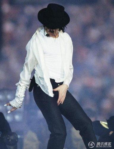 杰克逊被送往医院照片曝光(图)