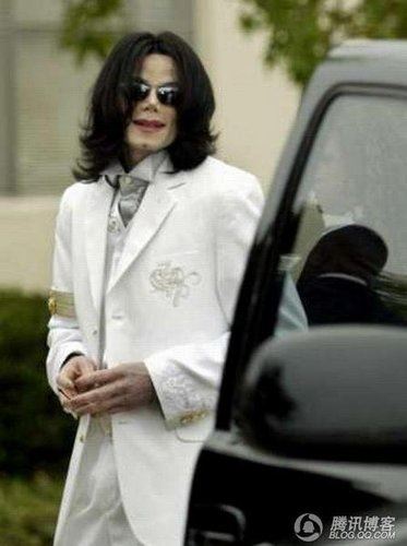 杰克逊被送往医院照片曝光(图)