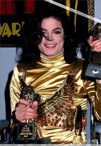 杰克逊被送往医院照片曝光(图)