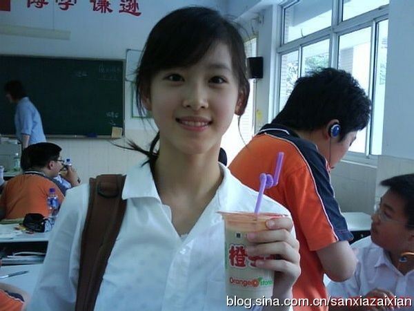 在网络中意外走红的十大高校草根美女(图)
