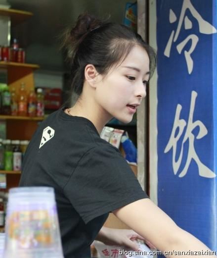 在网络中意外走红的十大高校草根美女(图)