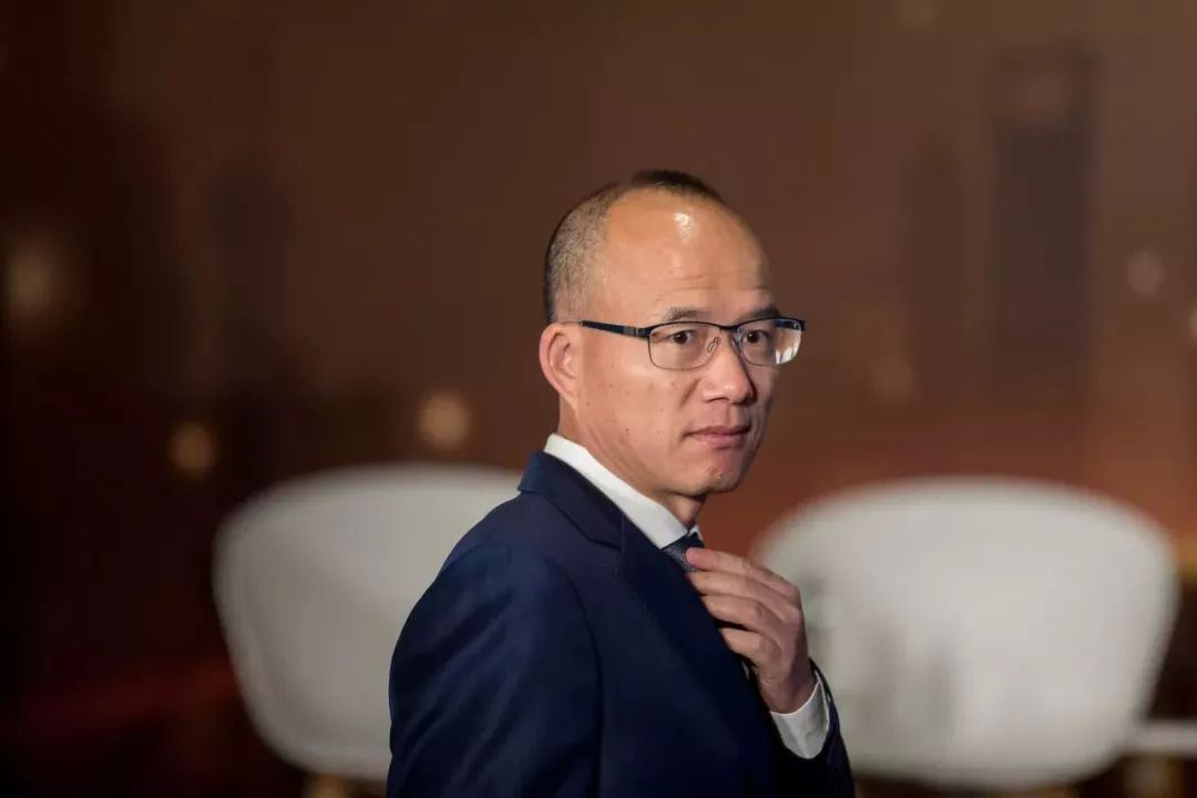 里程碑！郭广昌捡了23亿元的漏，就因为一个胖子和一位老太太。
