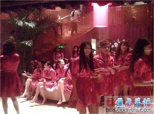 北京“天上人间”夜总会金牌妓女和后台实录