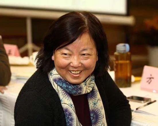 为何我建议你不要再关注方方武汉日记，她从来不是一个人在战斗