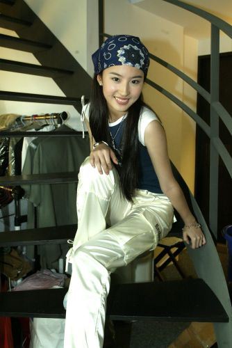 刘亦菲早期罕见的裸身尴尬照被曝光?(图)