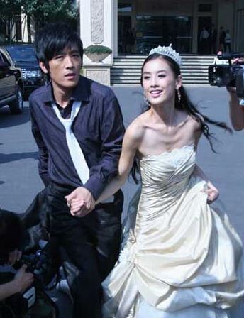 杨子父亲去世黄圣依为何要披麻戴孝(图)
