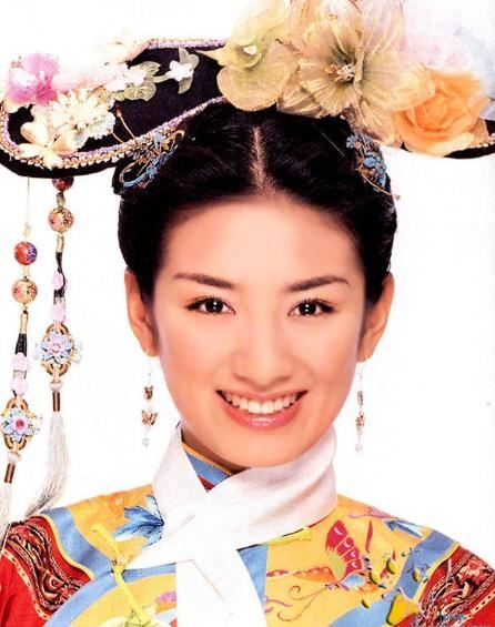 李湘贾静雯再婚活成公主，她二婚嫁娱乐圈纪委黄毅清狗血离婚收场