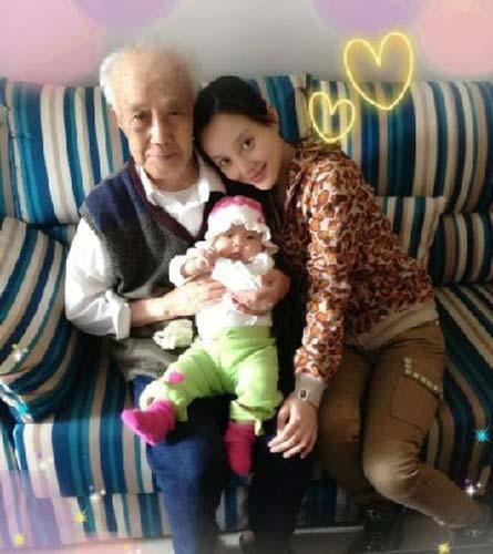 李小璐可爱女儿不同时期成长照曝光（图）