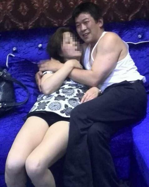 江苏镇江一检察官不雅照曝光被停职