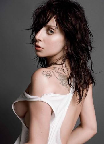 LadyGaga拍裸照自摸私处性感火辣（图）
