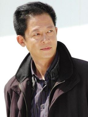 王志文发微博宣布退出娱乐圈 弥补对家人的亏欠