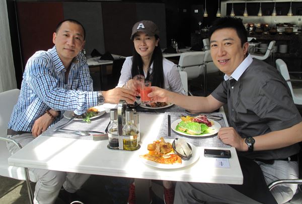 左小青给自己打了80分　（组图）