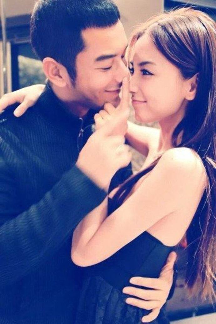 黄晓明Angelababy领证结婚两人热恋亲热照大曝光