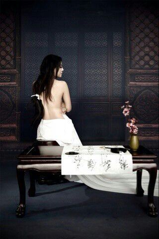 『悦读』简媜：四月裂帛裁成寻日布衣°