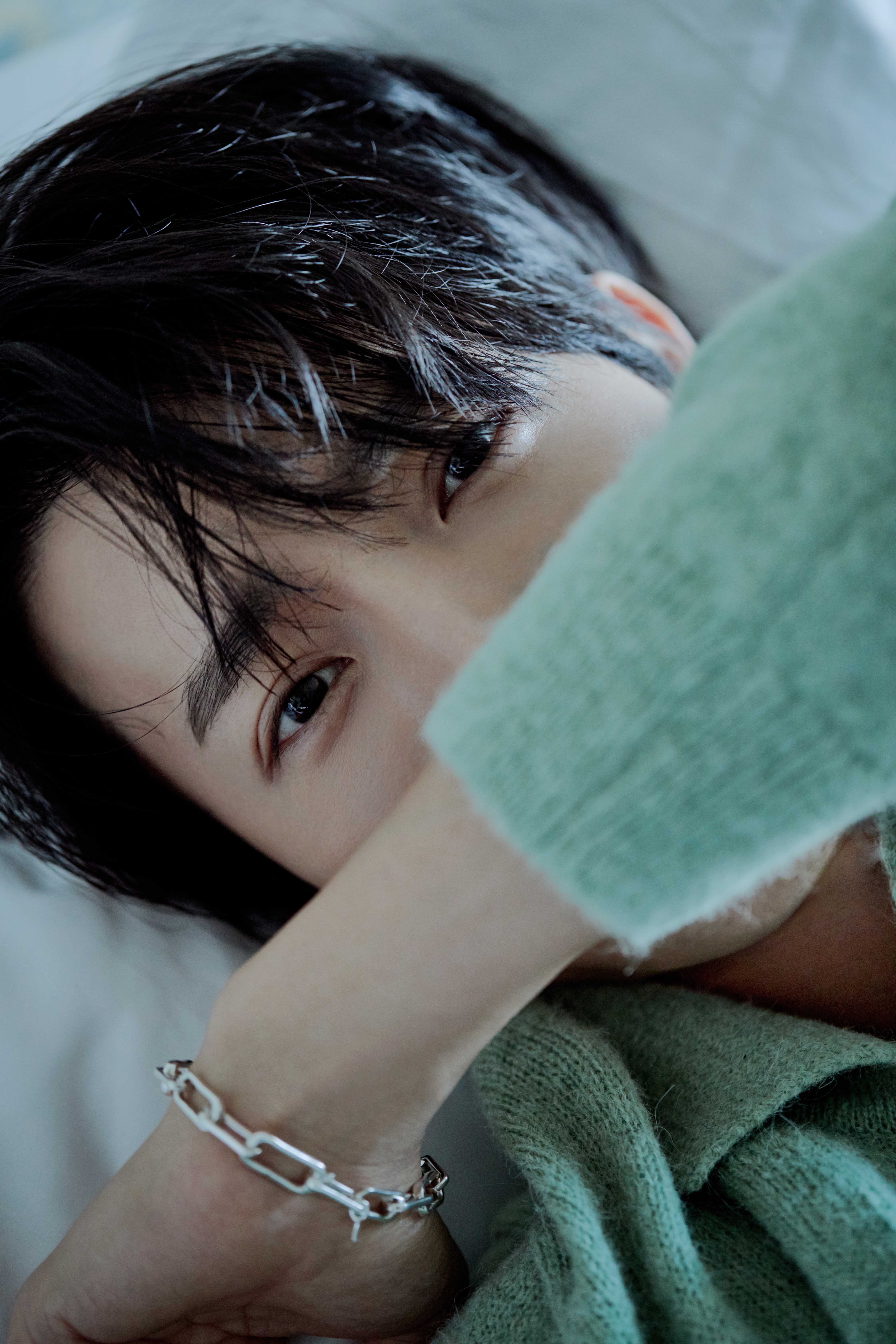 SUPER JUNIOR成员李东海写真今日上线 眼神清澈温柔散发暖男魅力