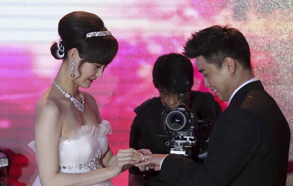 “乒乓战神”王皓大婚30个温馨甜蜜瞬间(图)