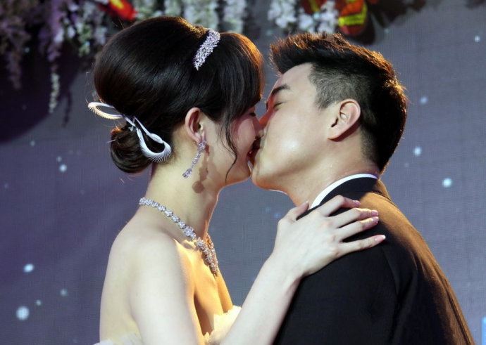 “乒乓战神”王皓大婚30个温馨甜蜜瞬间(图)