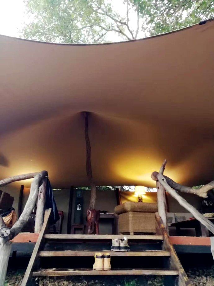 和哈里王子同步游非洲!抢在别的中国人发现它之前,好好地野奢一番!