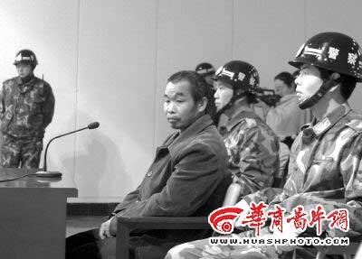 上路饭吃了两个肉夹馍 邱兴华的最后表演(图)
