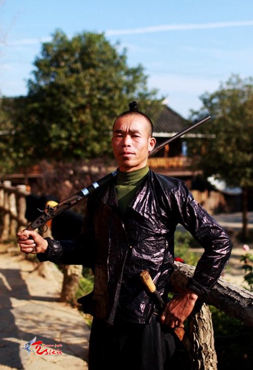 中国最后一个带枪的部落，神秘部落之枪族（图），贵州高原隐藏的神秘部落，公安局特许自制火枪的神秘山寨