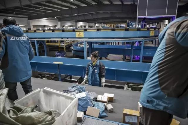 顺丰董事长王卫——无限接近中国首富的“顶尖快递员”