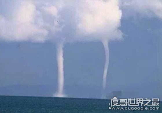 青海湖龙吸水,1小时内出现九龙吸水现象实属罕见
