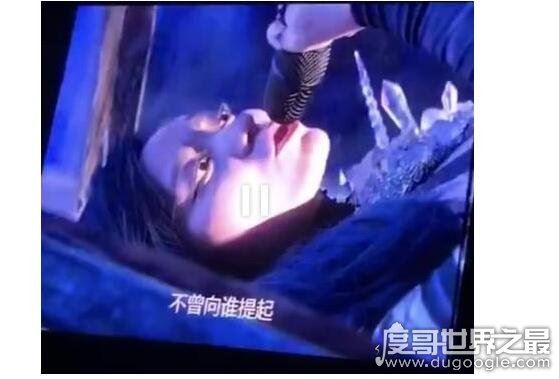 张靓颖特写吓一跳,恐怖舞台特写效果就连她自己都被吓到了