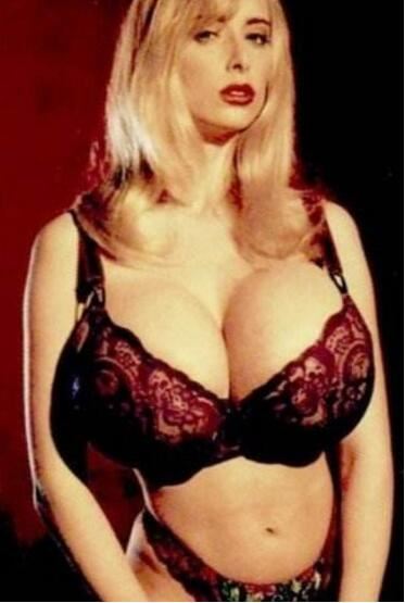 世界上最大的胸部，10个胸围逆天的女人(最大的重77斤)