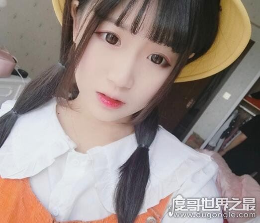 王乐乐杨清柠接吻24秒直播截图,两人18岁就有了孩子