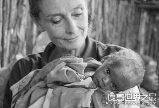 奥黛丽赫本怎么死的，援助非洲耽误病情(放弃治疗)