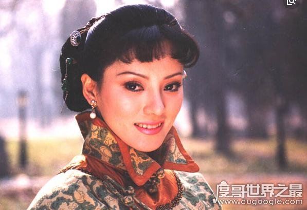 彭丹吃奶门，“波神”彭丹出演女女激情戏三点全露(视频)