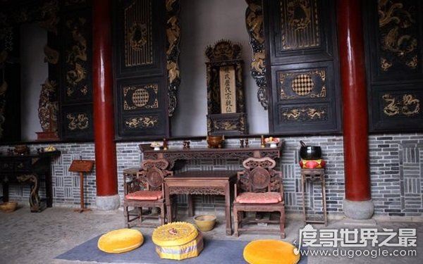 房间有鬼的十大特征，动物感应敏锐（性情突变）