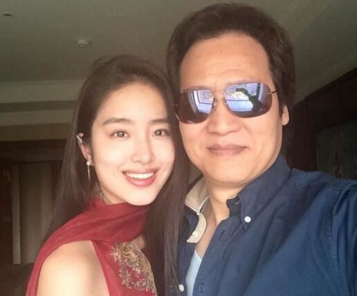 陈金飞毁了杨采钰激吻照曝光，相差三十岁老少恋