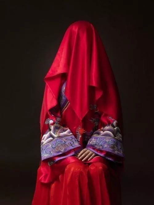 禁曲《嫁衣》背后的恐怖故事，作词的人到底经历什么（清华才女）