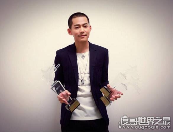 直击李炜托奶事件全程,制造托奶门毁掉自己的前程(自己作死)