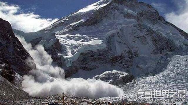 2015珠峰惨案回顾,尼泊尔8.1级地震引发雪崩(19人死亡61人受伤)
