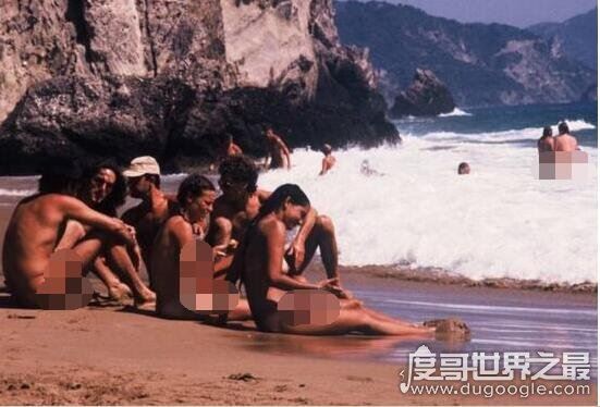 盘点十大国外天体浴场图片，美女全裸上演湿身诱惑(组图)