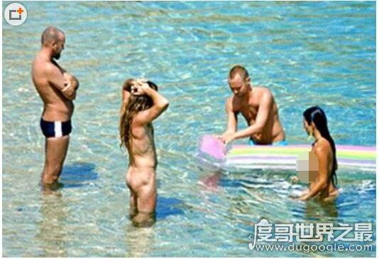 盘点十大国外天体浴场图片，美女全裸上演湿身诱惑(组图)