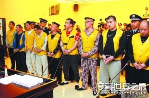 菜刀队vs砍刀队事件,6人持菜刀打跑24人持砍刀的追债人