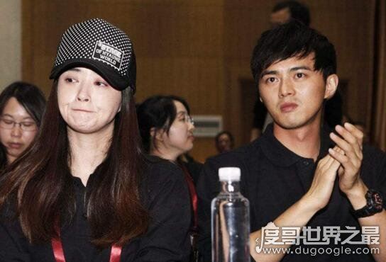 蒋欣老公结婚照，蒋欣和叶祖新姐弟恋分手原因