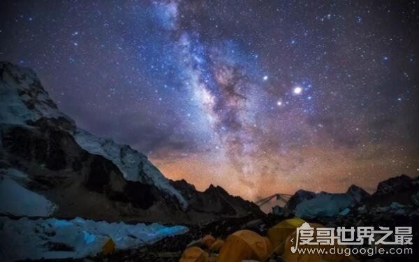 珠峰为什么不能过夜，温度太低（容易遭遇暴风雪）