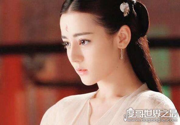 迪丽热巴洗澡图片，妩媚妖娆的她让你看了热血沸腾