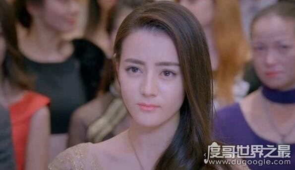 迪丽热巴洗澡图片，妩媚妖娆的她让你看了热血沸腾