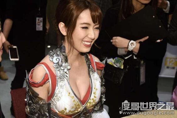 波多野结衣生活照大变样,性感女神穿上衣服竟这么清纯